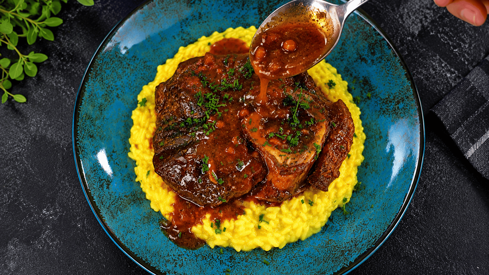 Ζουμερά Μοσχαρίσια Κότσια Ossobuco με Κρεμώδες Ριζότο Σαφράν!