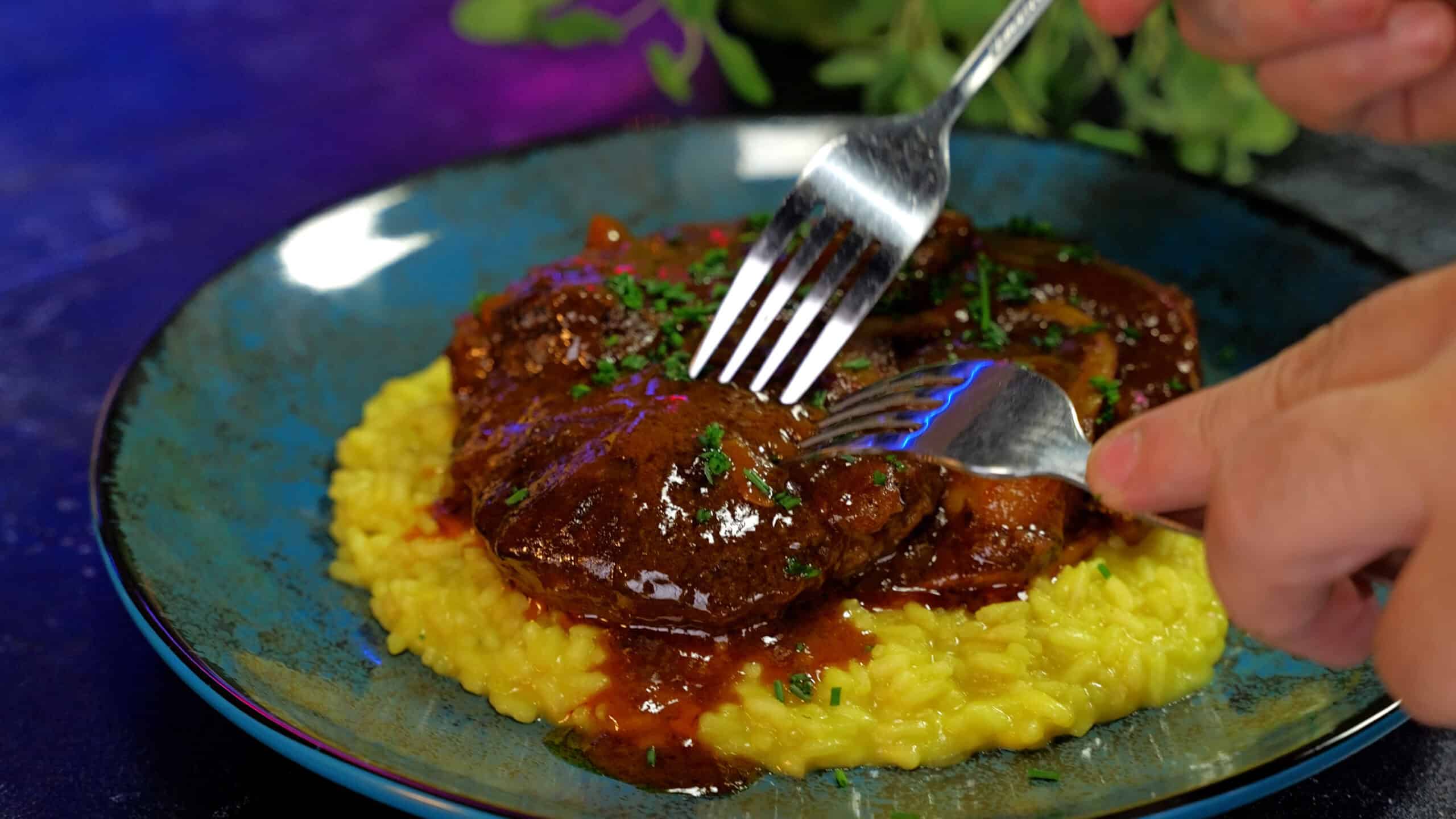 Ζουμερά Μοσχαρίσια Κότσια Ossobuco με Κρεμώδες Ριζότο Σαφράν!