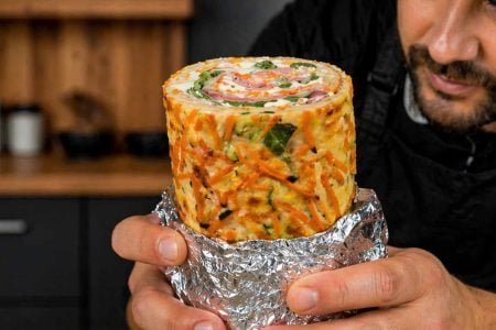 Φτιάξε αυτό το πεντανόστιμο και εύκολο protein wrap σε λίγο χρόνο χωρίς αλεύρι