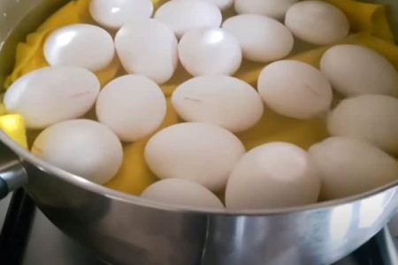 πως βάφουμε αυγά blog