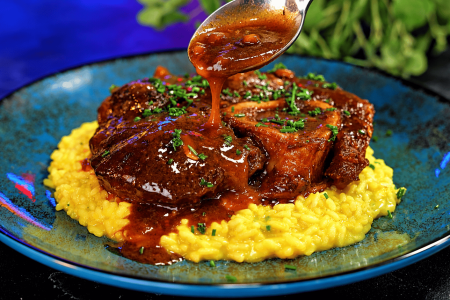 Ζουμερά Μοσχαρίσια Κότσια Ossobuco με Κρεμώδες Ριζότο Σαφράν!