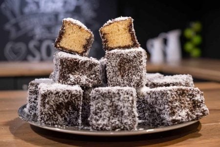 Lamingtons  Χιονάτη με Σοκολάτα και Ινδοκάρυδο