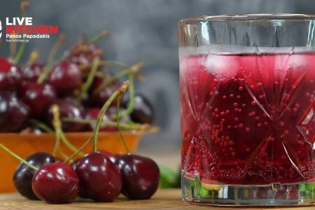 ΥΛΙΚΑ
?2,5 κιλά κεράσια
?1400 γρ νερό
?1300 γρ ζάχαρη
?Χυμό από 1/2 λεμόνι
?Φέτες λεμόνι
?Προαιρετικά 1 κτγ υγρή βανίλια