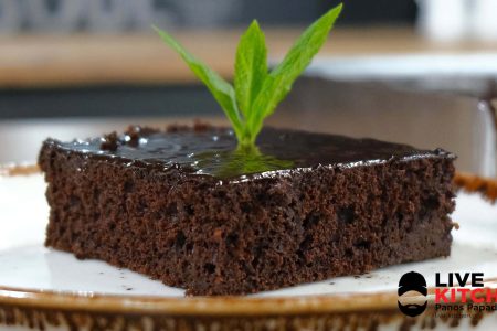 ?240 γρ αλεύρι γ.ο.χ
?150 γρ stevia
?150 γρ ταχίνι με stevia
?350 γρ γάλα αμυγδάλου
?120 γρ νερό
?70 γρ κακάο σκόνη
?2 βανιλίνες
?Ξύσμα από 1 πορτοκάλι
?1 κτγ μαγειρική σόδα
?2 κτγ μπέικεν πάουντερ
-------------------------------------------------
?600 γρ γάλα αμυγδάλου
?70 γρ stevia
?2 κτσ κακάο σκόνη
?250 γρ κουβερτούρα με stevia
---------------------------------------------------
?25χ35 εκ.