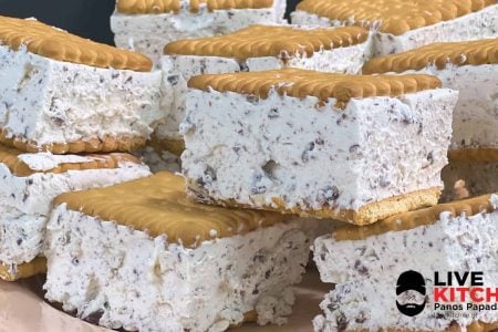 ?300 γρ μπισκότα πτι μπερ
?500 γρ φυτική κρέμα γάλακτος(κρύα)
?400 γρ ζαχαρούχο γάλα(κρύο)
?2 βανιλίνες
?200 γρ κουβερτούρα
----------------------------------------------
?25χ30 εκ.