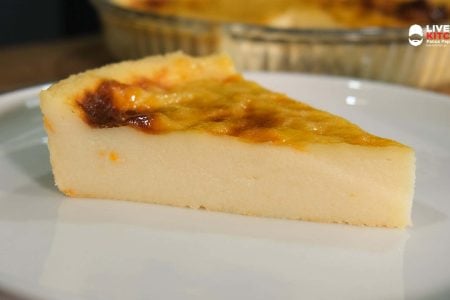 Εύκολη και Οικονομική Γαλατόπιτα Του Πάνου 

?1 λίτρο γάλα
?3 μέτρια αυγά
?200 γρ ζάχαρη
?60 γρ σιμιγδάλι ψιλό
?60 γρ κορν φλάουρ
?1 κτσ υγρή βανίλια
?Ξύσμα από 1 πορτοκάλι
?Λίγο αλάτι
?50 γρ βούτυρο
----------------------------------------------
?βούτυρο+σιμιγδάλι ψιλό
----------------------------------------------
?1 μικρό αυγό
?2 κτσ νερό
?2 κτσ ζάχαρη
-----------------------------------------------
?26 εκ.