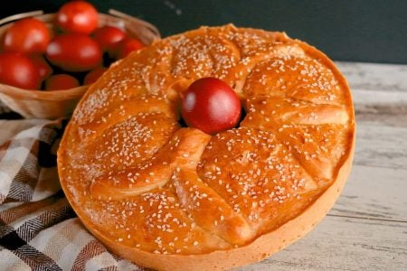 Λαμπρόψωμο-Λαμπροκουλούρα Γιορτινό Πασχαλινό ψωμί
